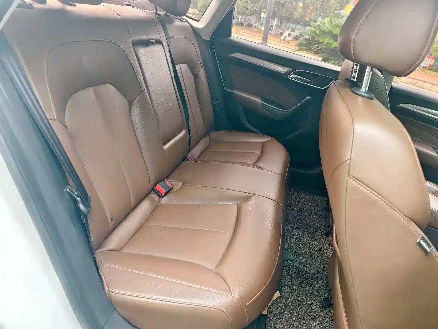 Roewe i6 Classic 2017 20T Automatic Internet Smart Supreme Edition — миниатюра 12