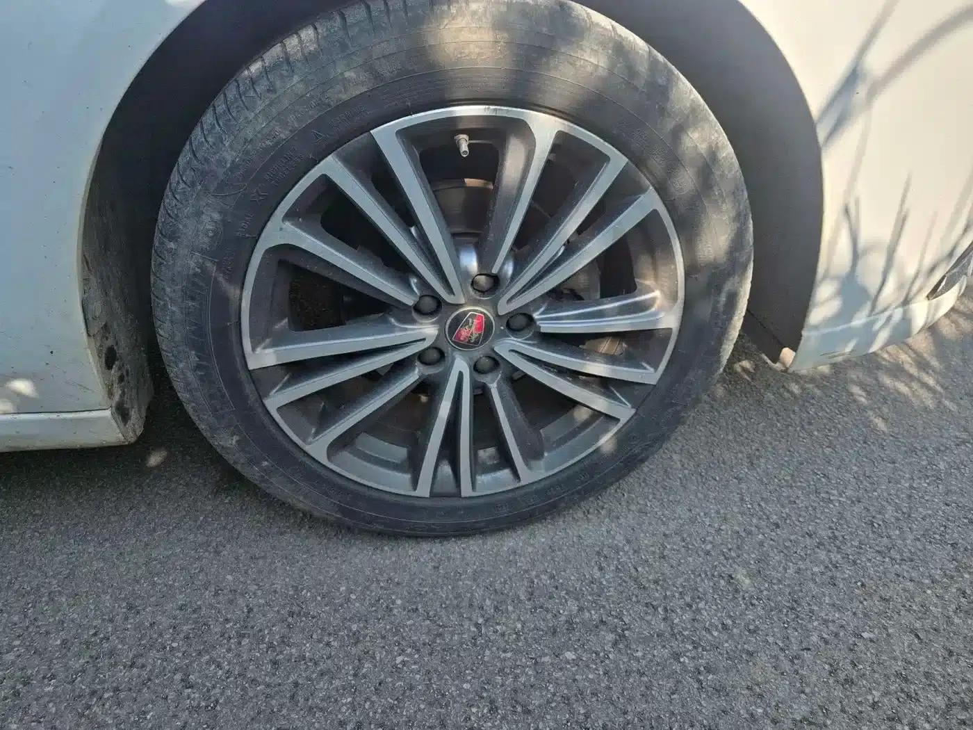 Roewe i6 Classic 2019 PLUS 1.6L CVT 4G Connected Supreme Edition — миниатюра 7