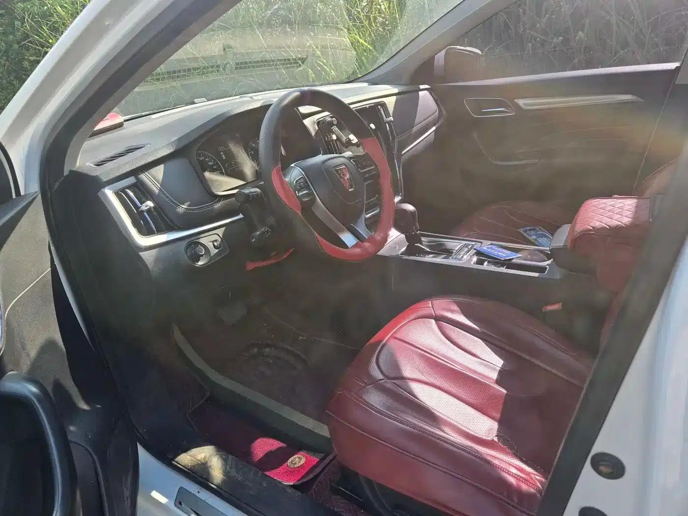 Roewe i6 Classic 2019 PLUS 1.6L CVT 4G Connected Supreme Edition — миниатюра 8
