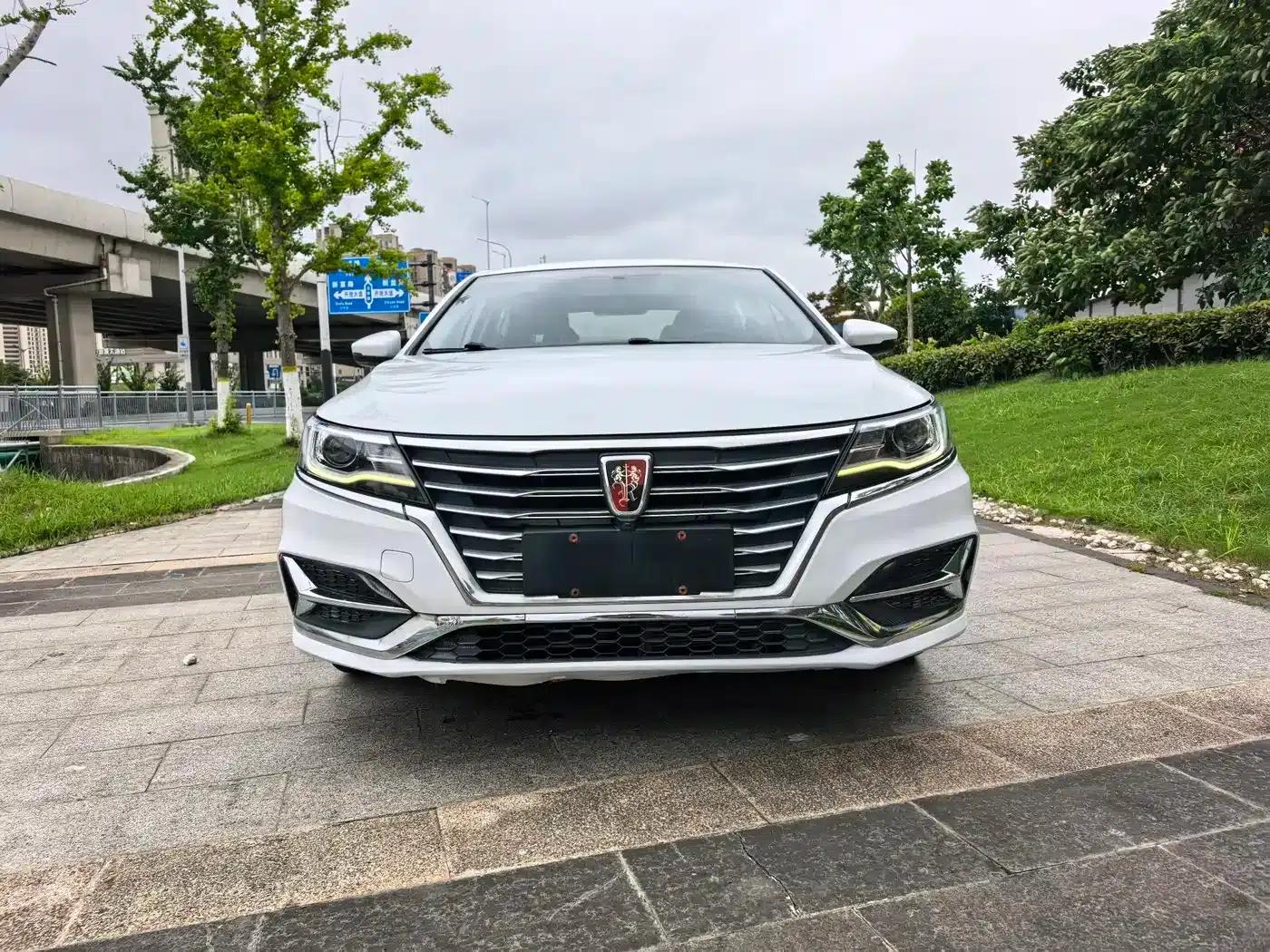Roewe i6 Classic 2020 PLUS 1.6L CVT 4G Connected Glory Holographic Edition — миниатюра 2