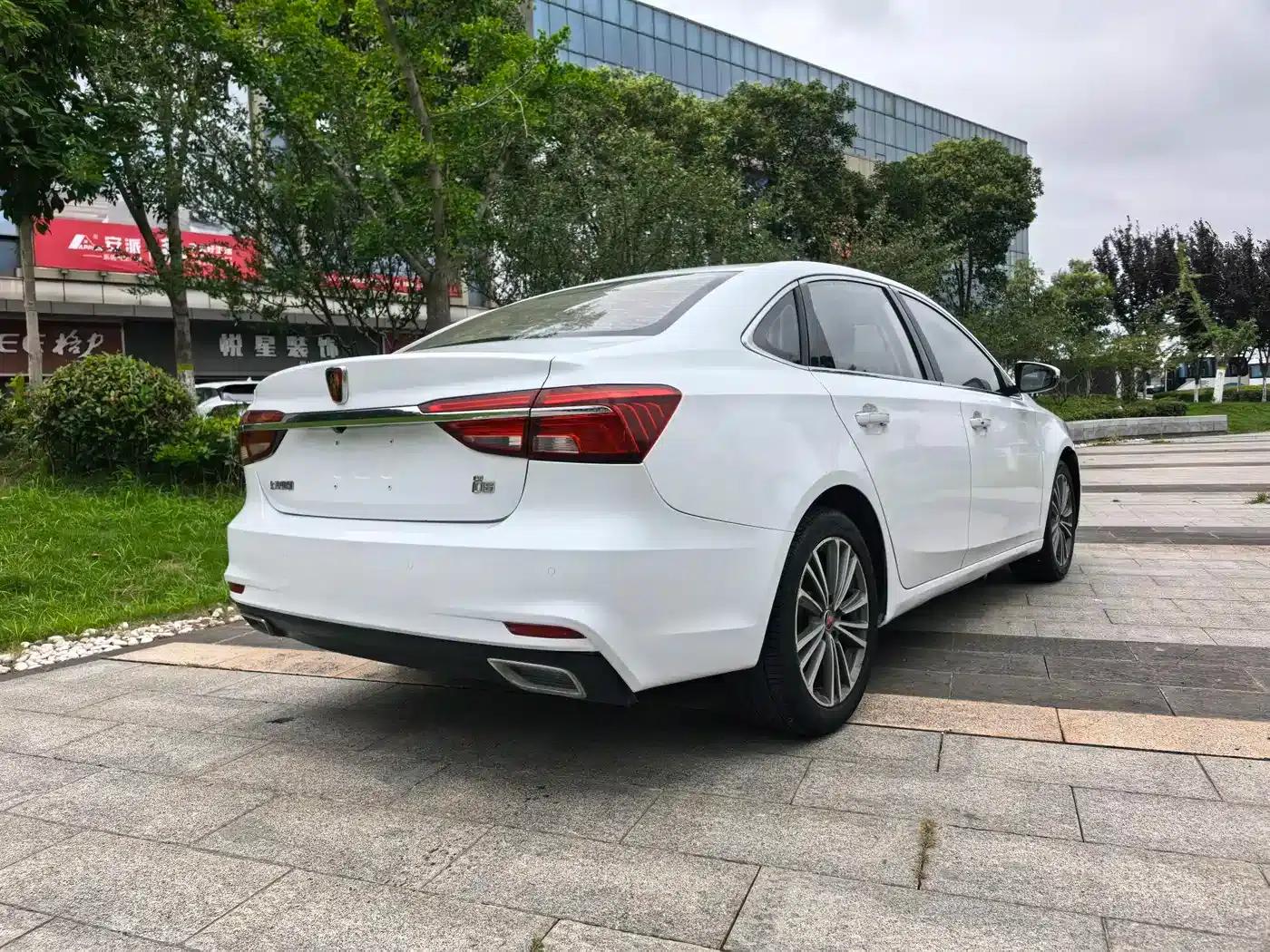 Roewe i6 Classic 2020 PLUS 1.6L CVT 4G Connected Glory Holographic Edition — миниатюра 14