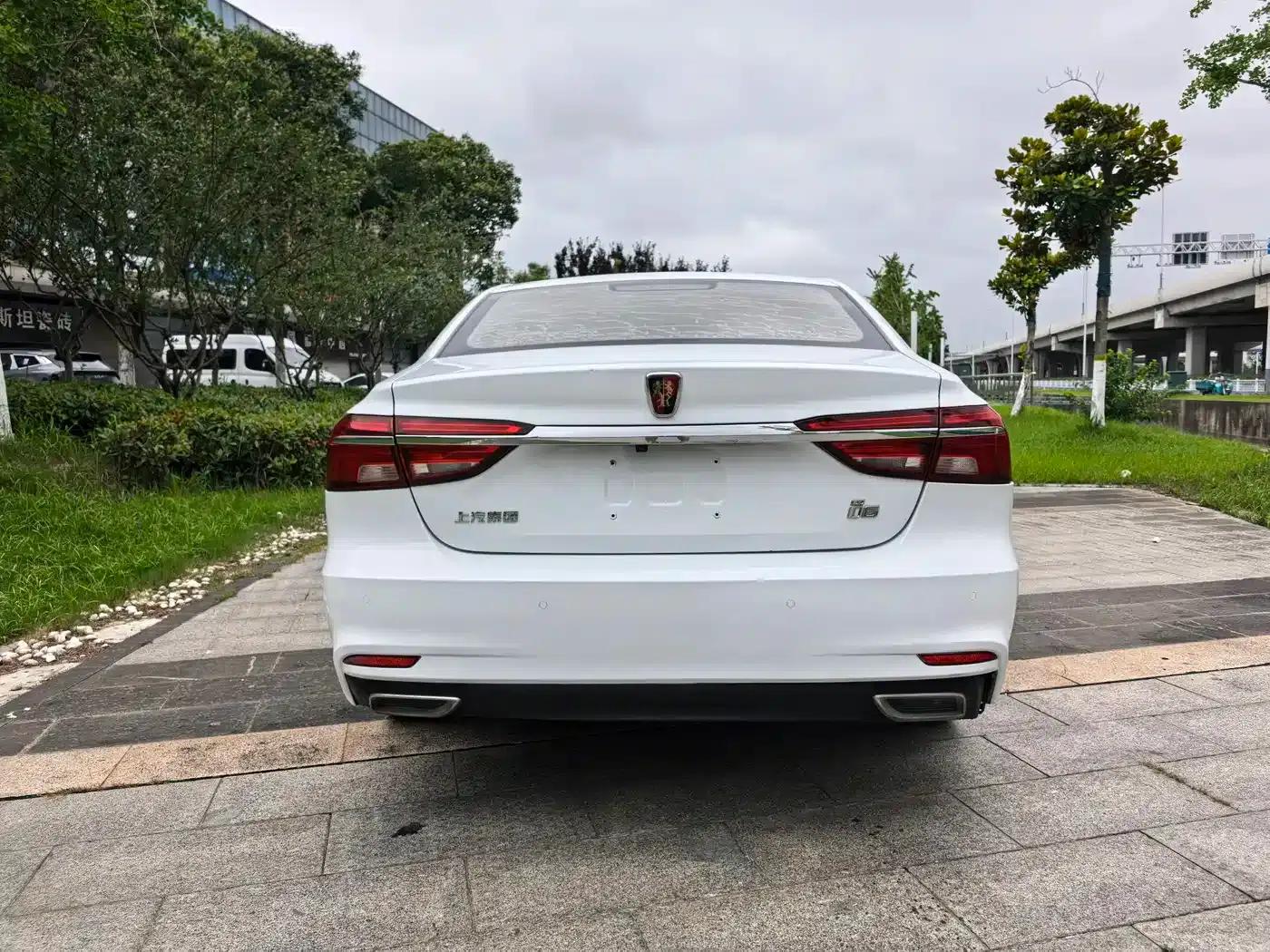 Roewe i6 Classic 2020 PLUS 1.6L CVT 4G Connected Glory Holographic Edition — миниатюра 15
