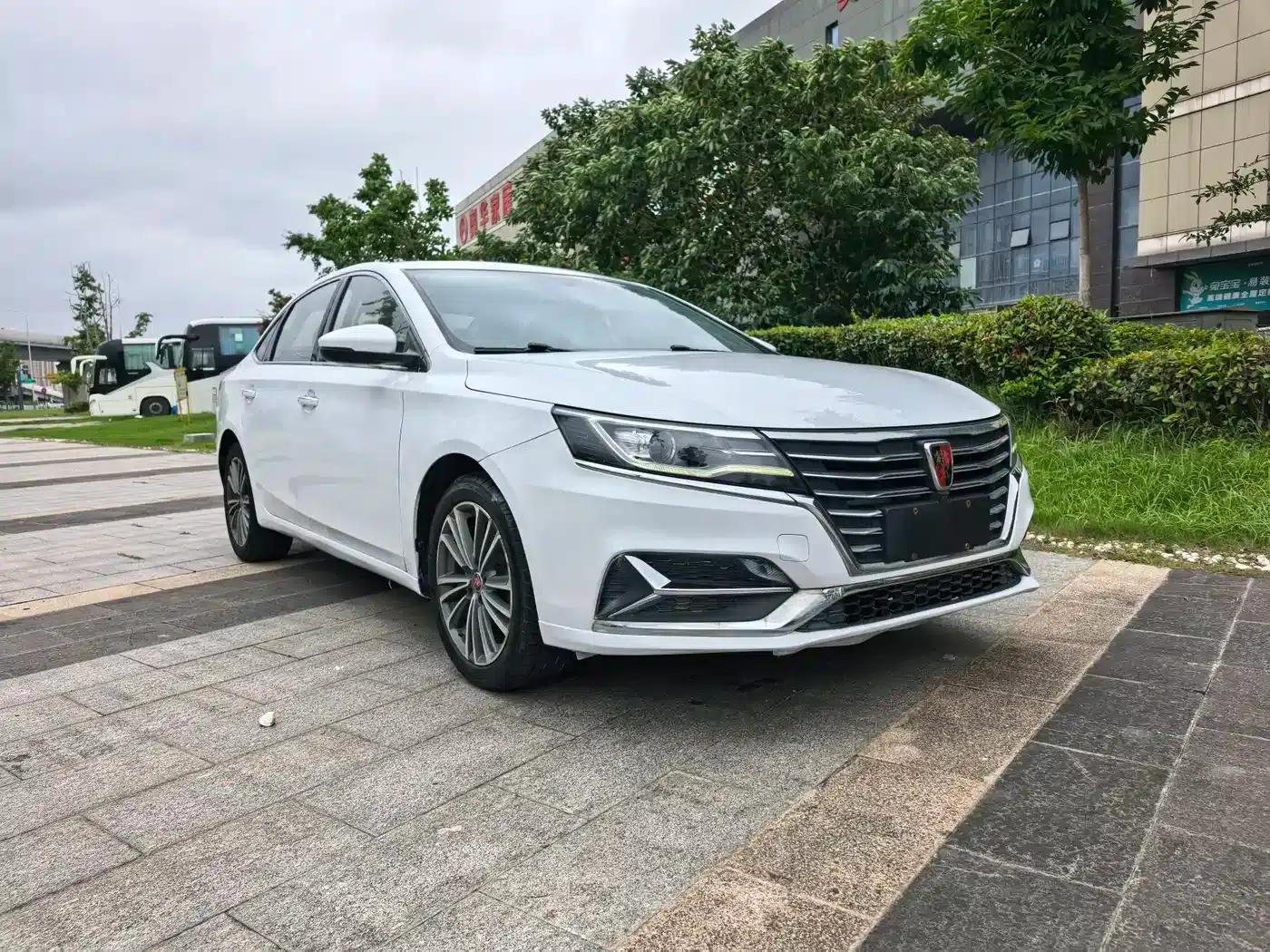 Roewe i6 Classic 2020 PLUS 1.6L CVT 4G Connected Glory Holographic Edition — миниатюра 3