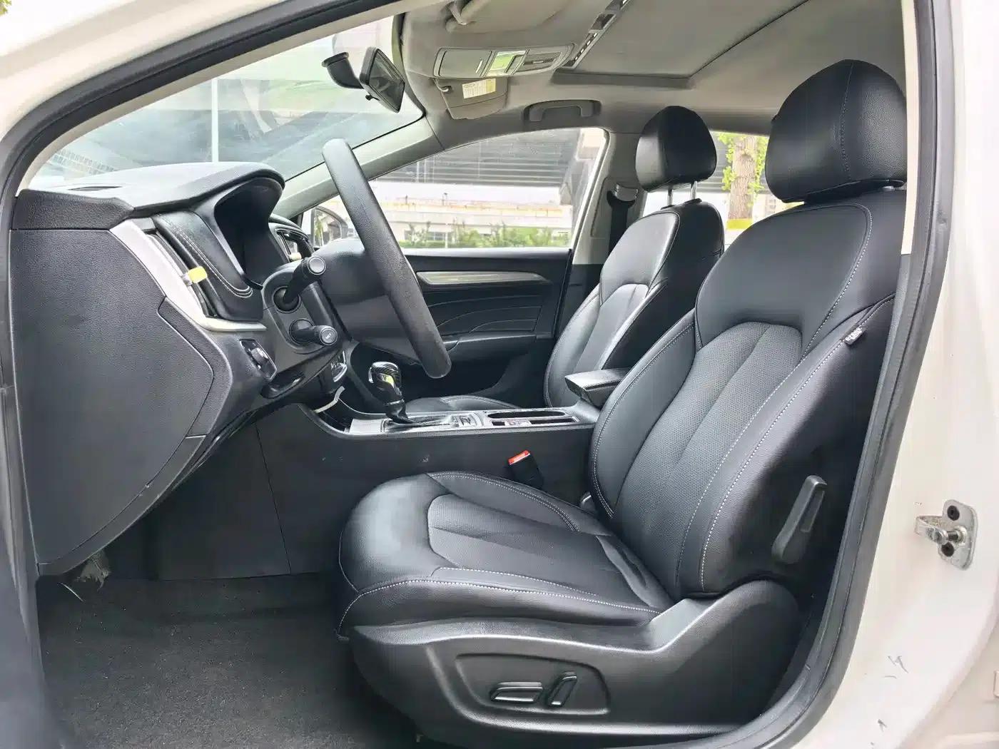 Roewe i6 Classic 2020 PLUS 1.6L CVT 4G Connected Glory Holographic Edition — миниатюра 6