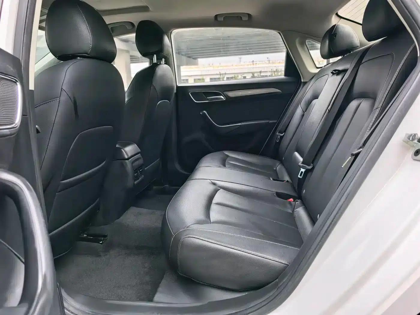 Roewe i6 Classic 2020 PLUS 1.6L CVT 4G Connected Glory Holographic Edition — миниатюра 8