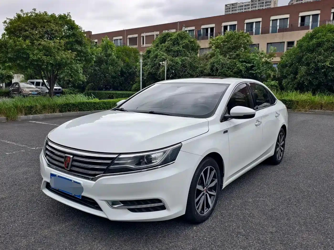 Roewe i6 Classic 2018 20T Automatic Internet Smart Edition — миниатюра 1