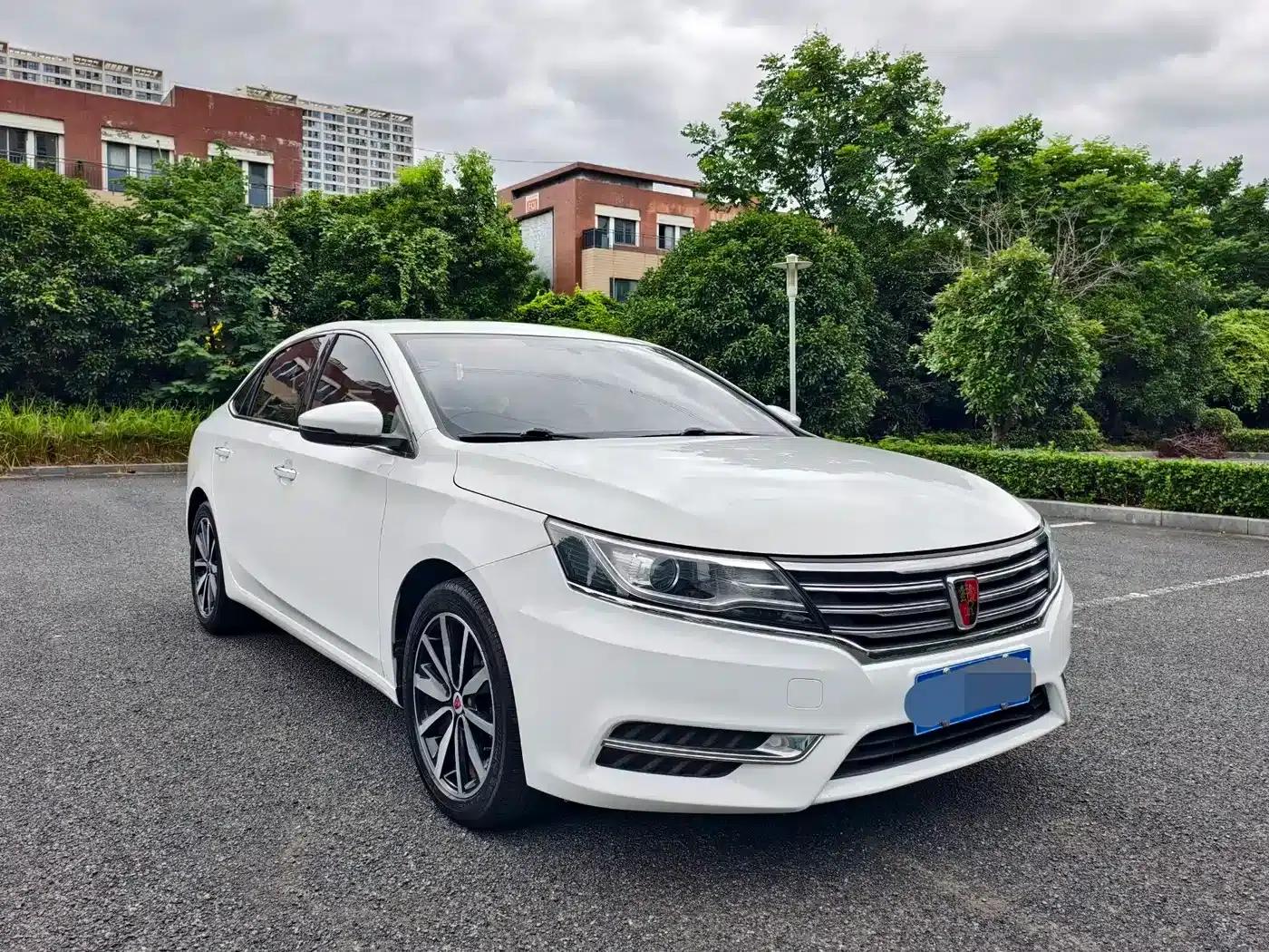Roewe i6 Classic 2018 20T Automatic Internet Smart Edition — миниатюра 2
