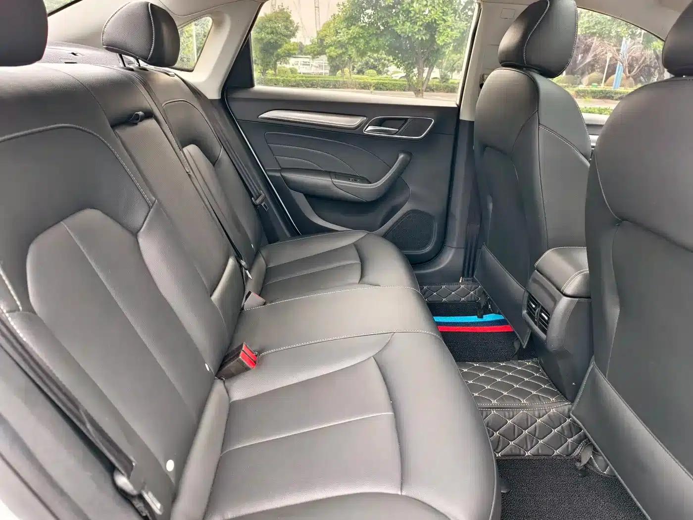 Roewe i6 Classic 2018 20T Automatic Internet Smart Edition — миниатюра 19
