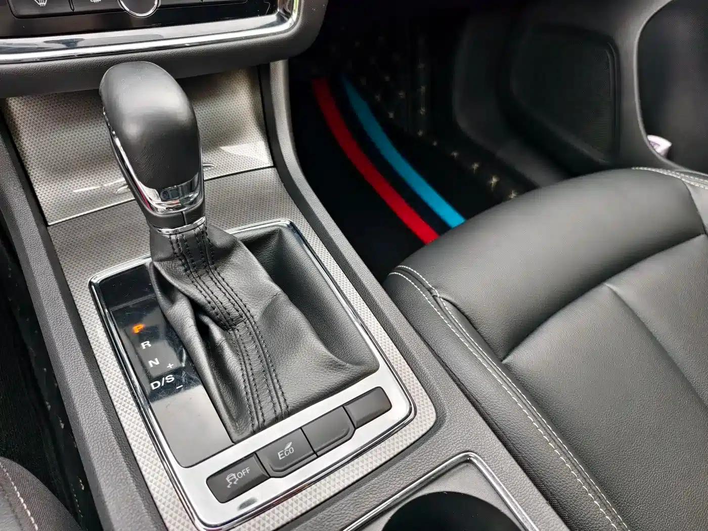 Roewe i6 Classic 2018 20T Automatic Internet Smart Edition — миниатюра 30