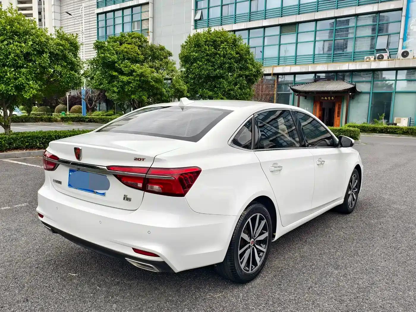Roewe i6 Classic 2018 20T Automatic Internet Smart Edition — миниатюра 5