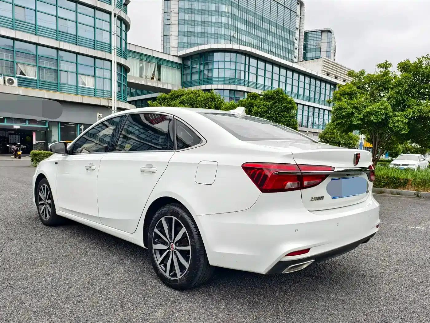 Roewe i6 Classic 2018 20T Automatic Internet Smart Edition — миниатюра 7