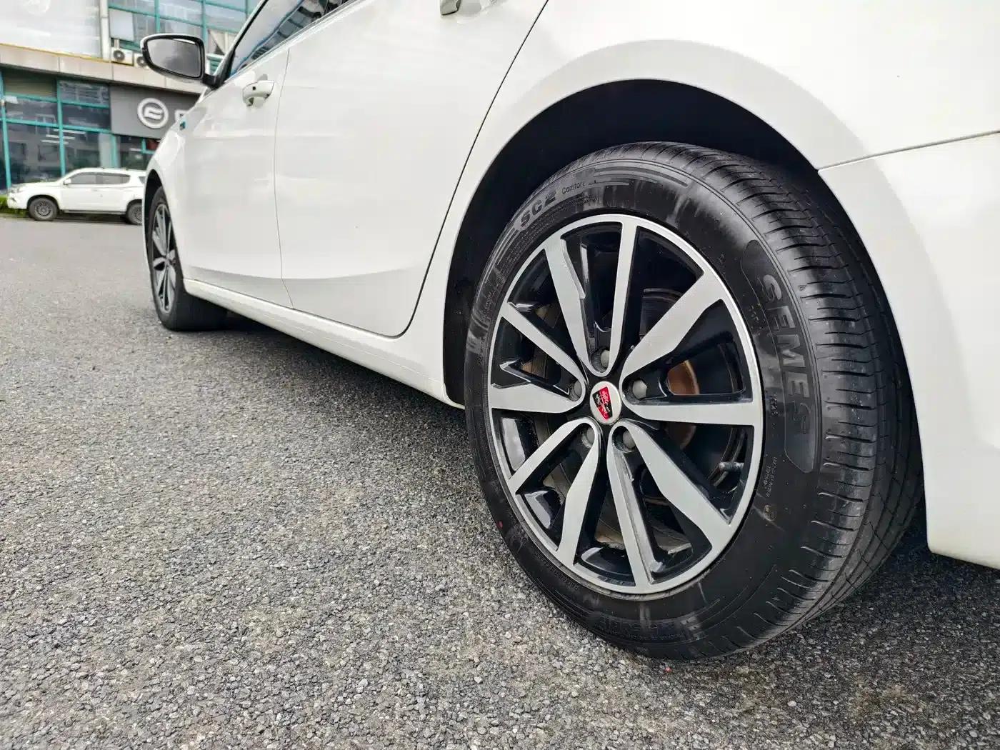Roewe i6 Classic 2018 20T Automatic Internet Smart Edition — миниатюра 9