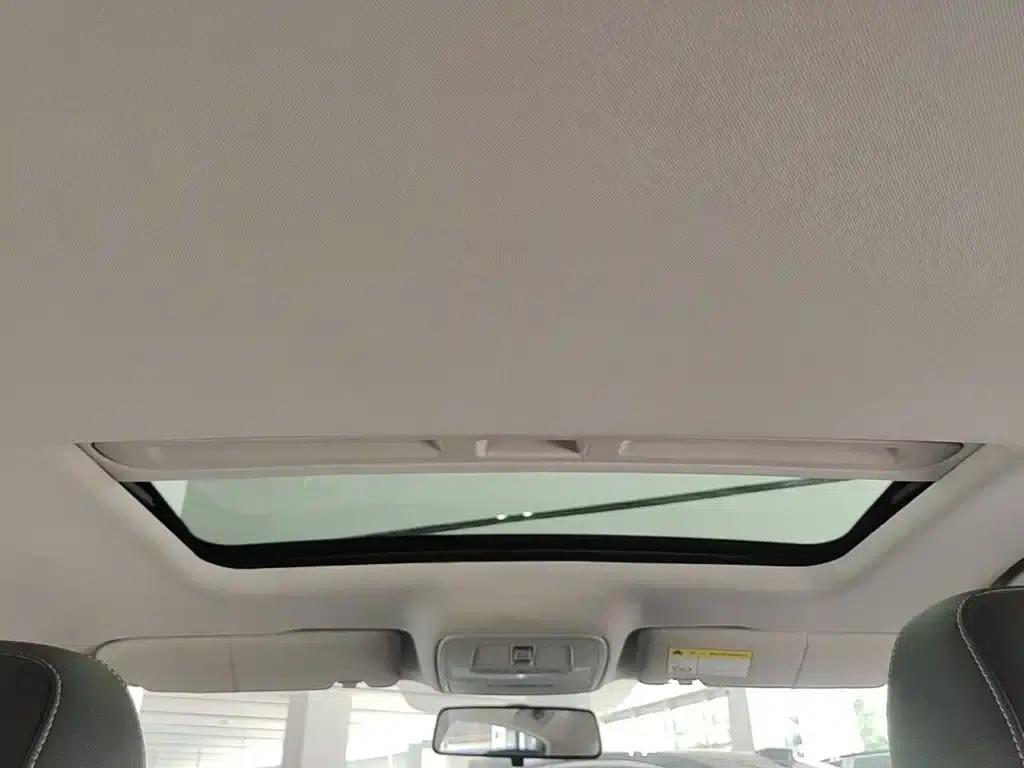 Roewe i6 Classic 2020 PLUS 1.6L CVT 4G Connected Glory Flagship Edition — миниатюра 18
