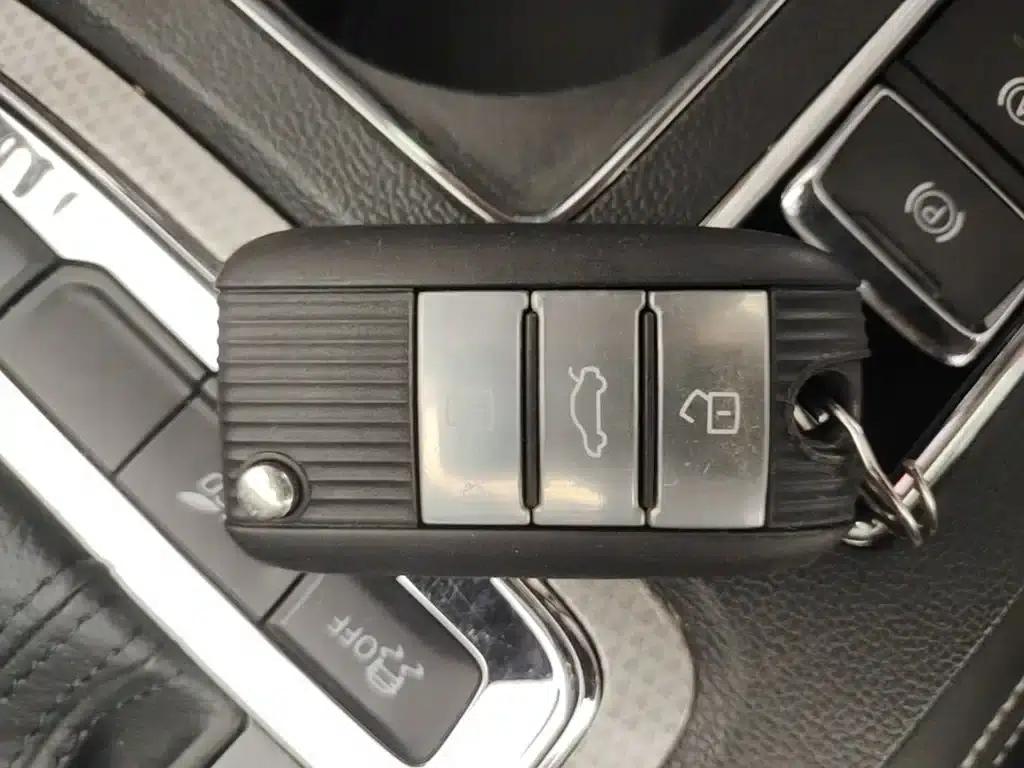 Roewe i6 Classic 2020 PLUS 1.6L CVT 4G Connected Glory Flagship Edition — миниатюра 9