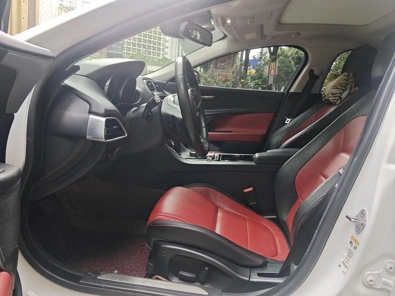 Jaguar XE 2017 2.0T 200 PS R-Sport — миниатюра 15
