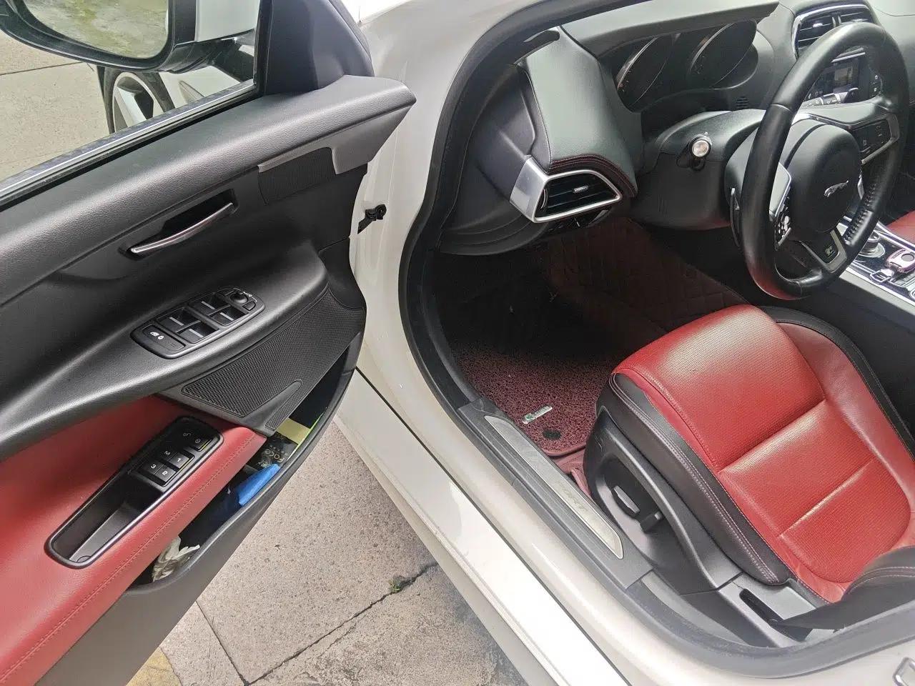 Jaguar XE 2017 2.0T 200 PS R-Sport — миниатюра 16