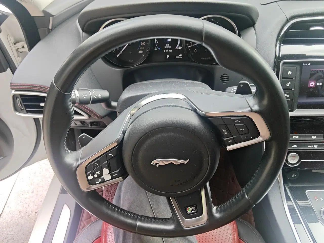 Jaguar XE 2017 2.0T 200 PS R-Sport — миниатюра 10