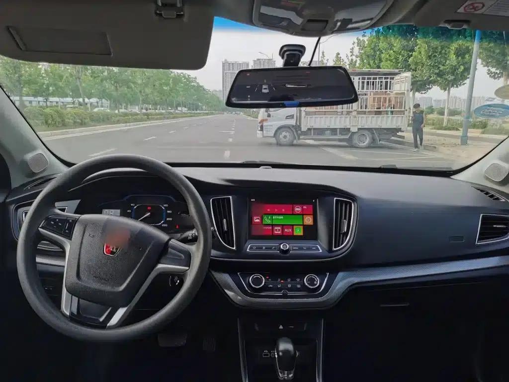 Roewe 360 2015 1.5L Automatic Deluxe Edition — миниатюра 23