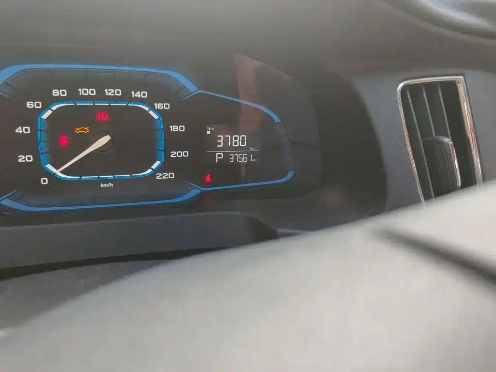 Roewe 360 2015 1.5L Automatic Deluxe Edition — миниатюра 9