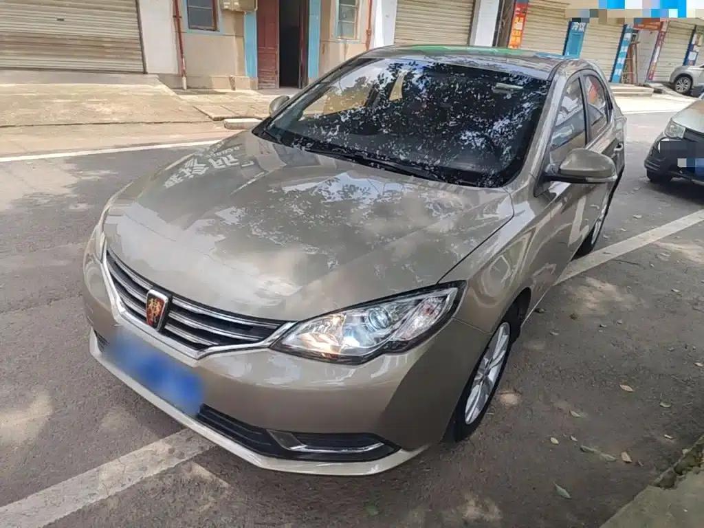 Roewe 360 2016 1.5L Manual Smart Screen Edition — миниатюра 1