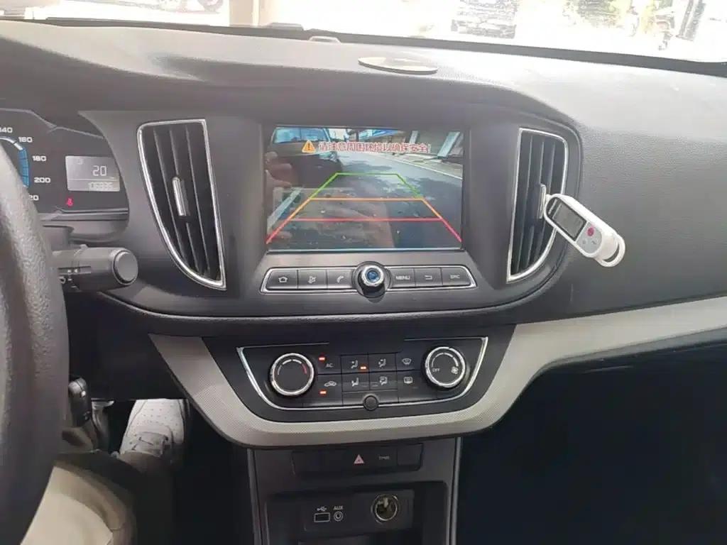 Roewe 360 2016 1.5L Manual Smart Screen Edition — миниатюра 13