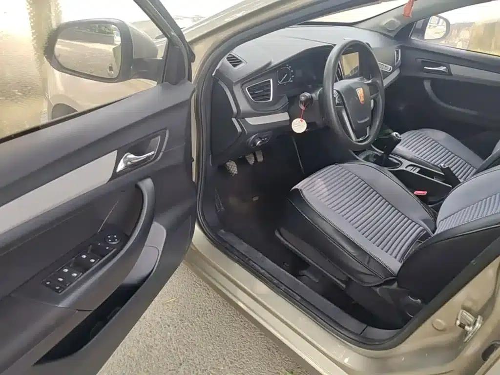 Roewe 360 2016 1.5L Manual Smart Screen Edition — миниатюра 16