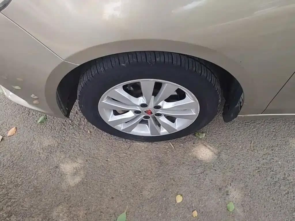 Roewe 360 2016 1.5L Manual Smart Screen Edition — миниатюра 23