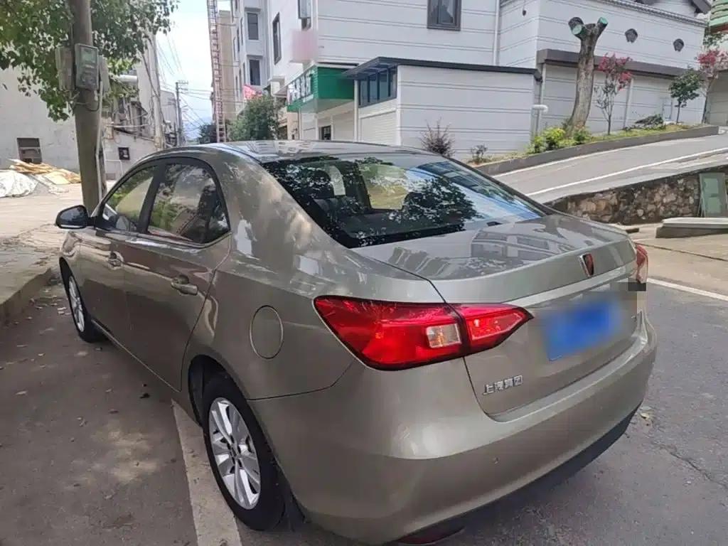 Roewe 360 2016 1.5L Manual Smart Screen Edition — миниатюра 5