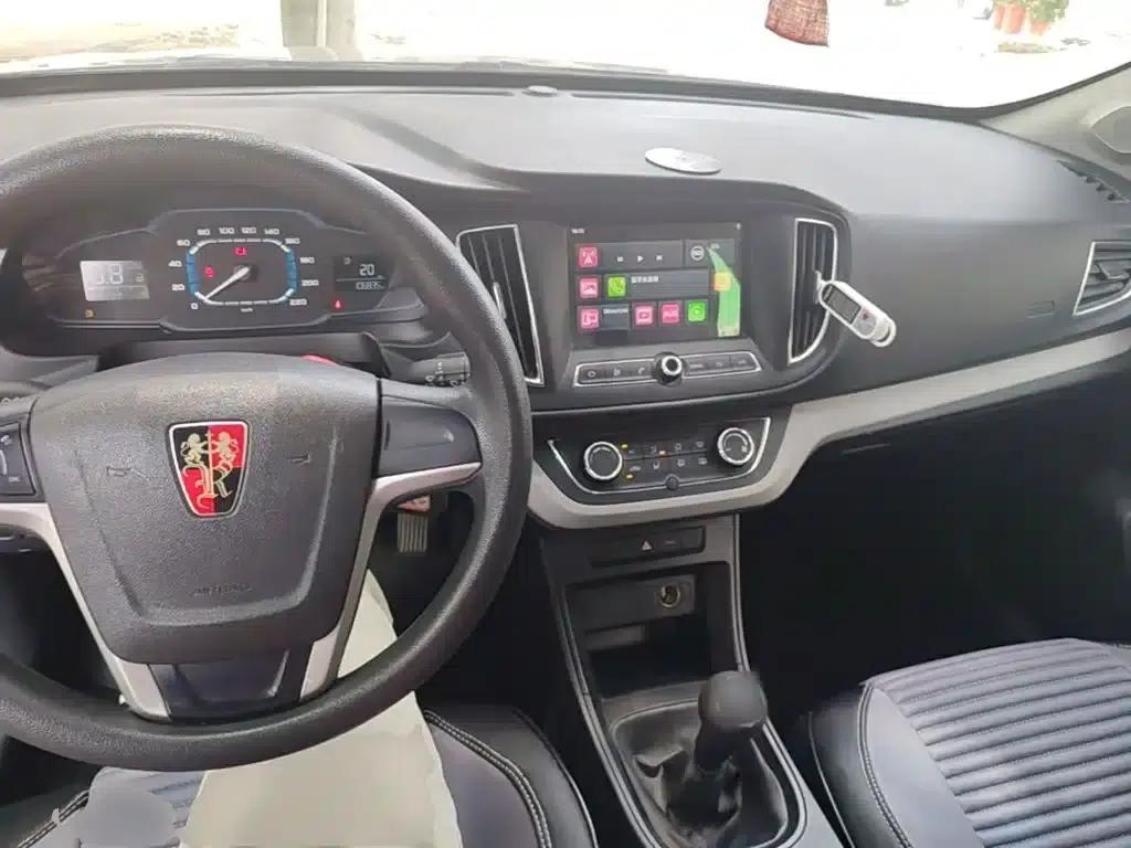 Roewe 360 2016 1.5L Manual Smart Screen Edition — миниатюра 10