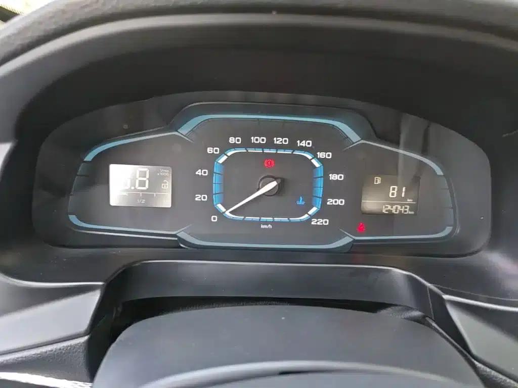 Roewe 360 2015 1.5L Manual Deluxe Edition — миниатюра 12