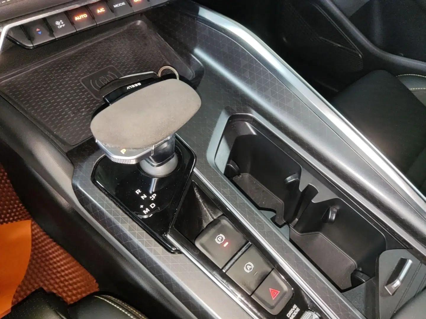 Geely Auto Preface 2021 2.0TD Space-Time Edition Starry Celestial — миниатюра 16
