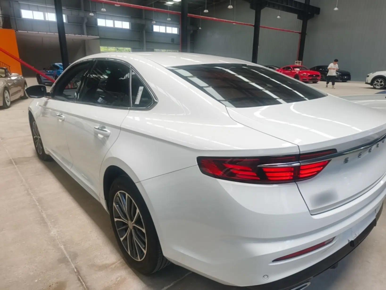 Geely Auto Preface 2025 Dongfang Yao 1.5TD Fuyao Edition — миниатюра 4