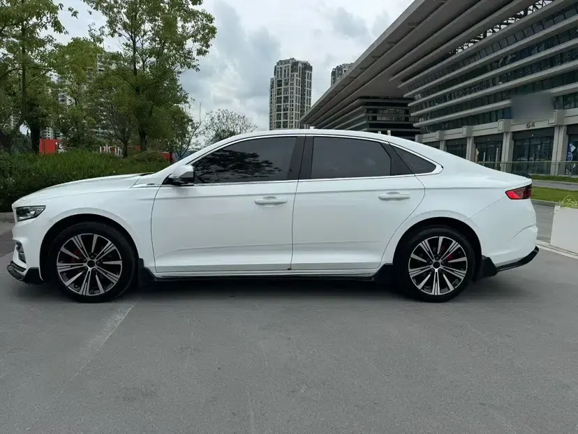 Geely Auto Preface 2025 Dongfang Yao 2.0TD Lanxing Edition — миниатюра 3