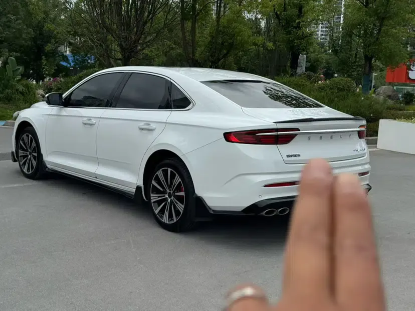Geely Auto Preface 2025 Dongfang Yao 2.0TD Lanxing Edition — миниатюра 4
