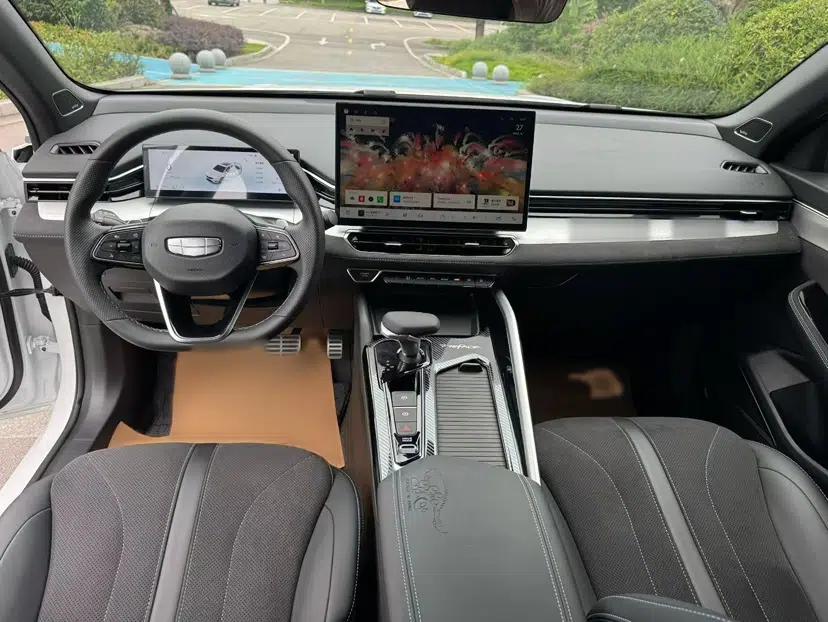 Geely Auto Preface 2025 Dongfang Yao 2.0TD Lanxing Edition — миниатюра 8
