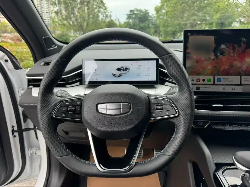 Geely Auto Preface 2025 Dongfang Yao 2.0TD Lanxing Edition — миниатюра 9