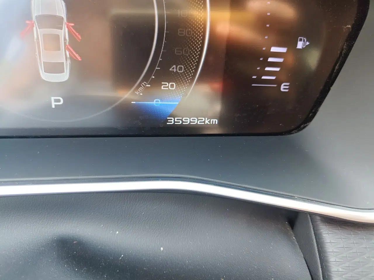Geely Auto Preface 2023 2.0TD Luxury Version — миниатюра 12