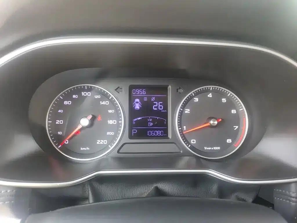 Roewe RX3 2020 1.6L CVT 4G Connected Super Cool Elite Edition — миниатюра 12