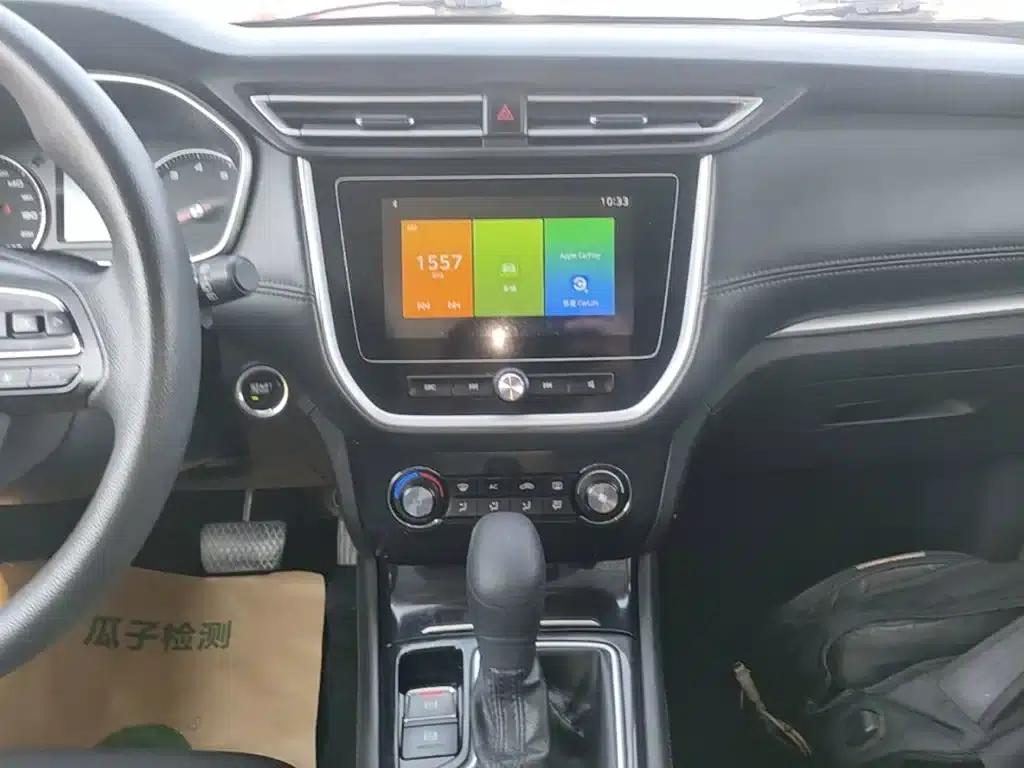 Roewe RX3 2020 1.6L CVT 4G Connected Super Cool Elite Edition — миниатюра 13