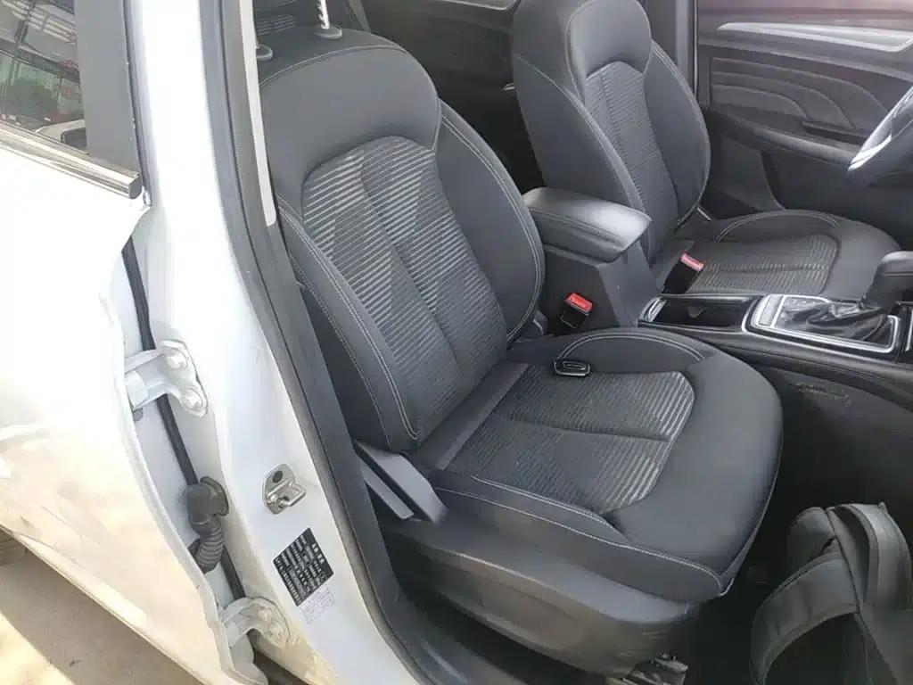 Roewe RX3 2020 1.6L CVT 4G Connected Super Cool Elite Edition — миниатюра 25