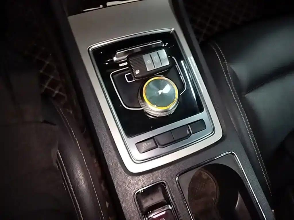 Roewe i6 New Energy 2019 PLUS 50T 4G Connected Glory Luxury Edition — миниатюра 14