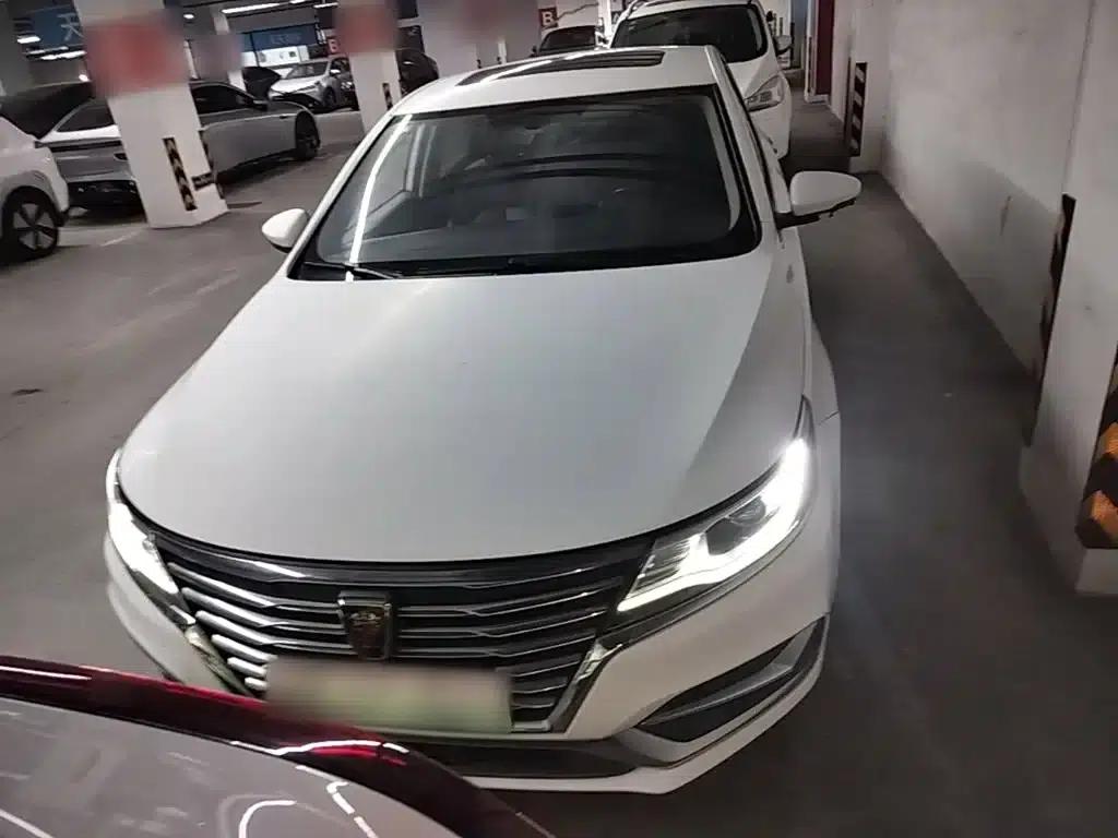 Roewe i6 New Energy 2019 PLUS 50T 4G Connected Glory Luxury Edition — миниатюра 3