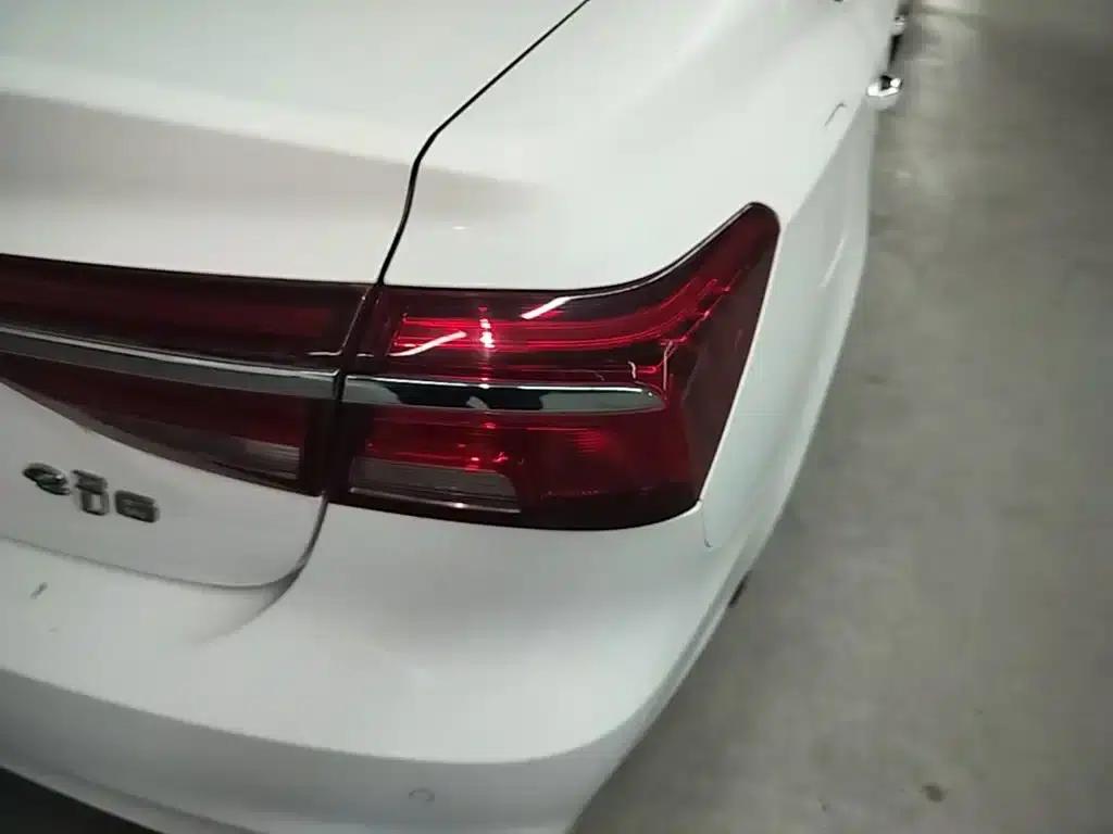 Roewe i6 New Energy 2019 PLUS 50T 4G Connected Glory Luxury Edition — миниатюра 8