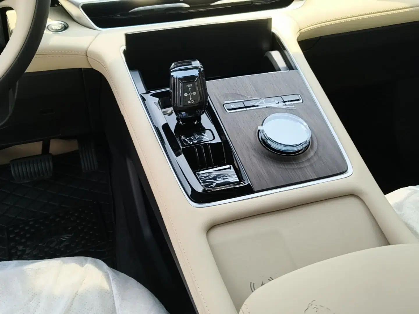 Geely Auto Monjaro L 2025 Dongfang Yao 2.0TD Automatic Jinzhao Edition — миниатюра 16