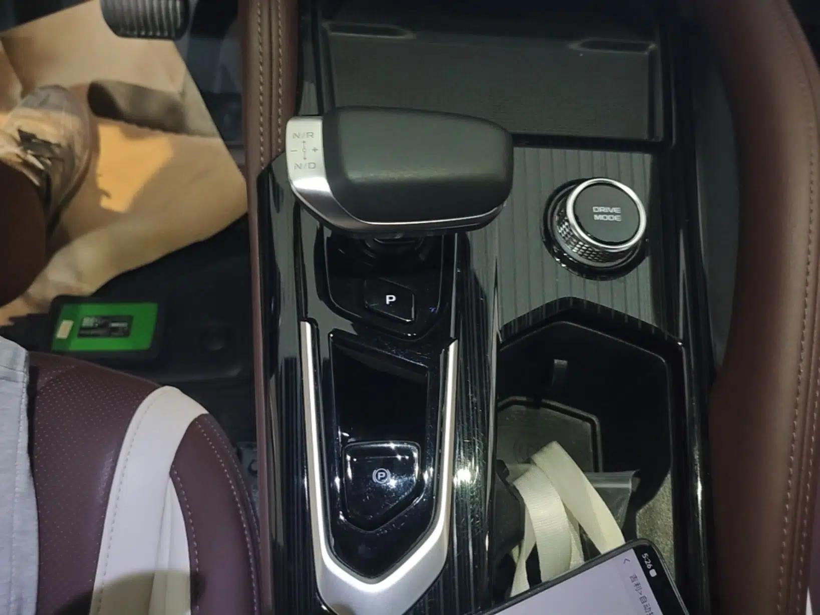 Geely Auto Monjaro L 2021 2.0TD DCT EVO Two-Wheel Drive Smart Luxury Version — миниатюра 16