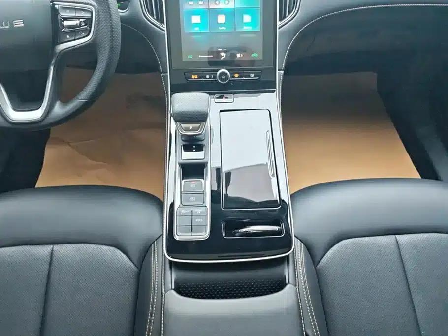 Roewe i6 MAX New Energy 2023 EV 420 Panoramic Roof Special Edition — миниатюра 16