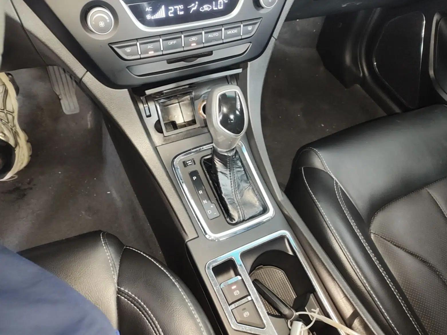 Geely Auto Emgrand 2017 Sedan Million Edition 1.5L CVT Upward Version — миниатюра 16