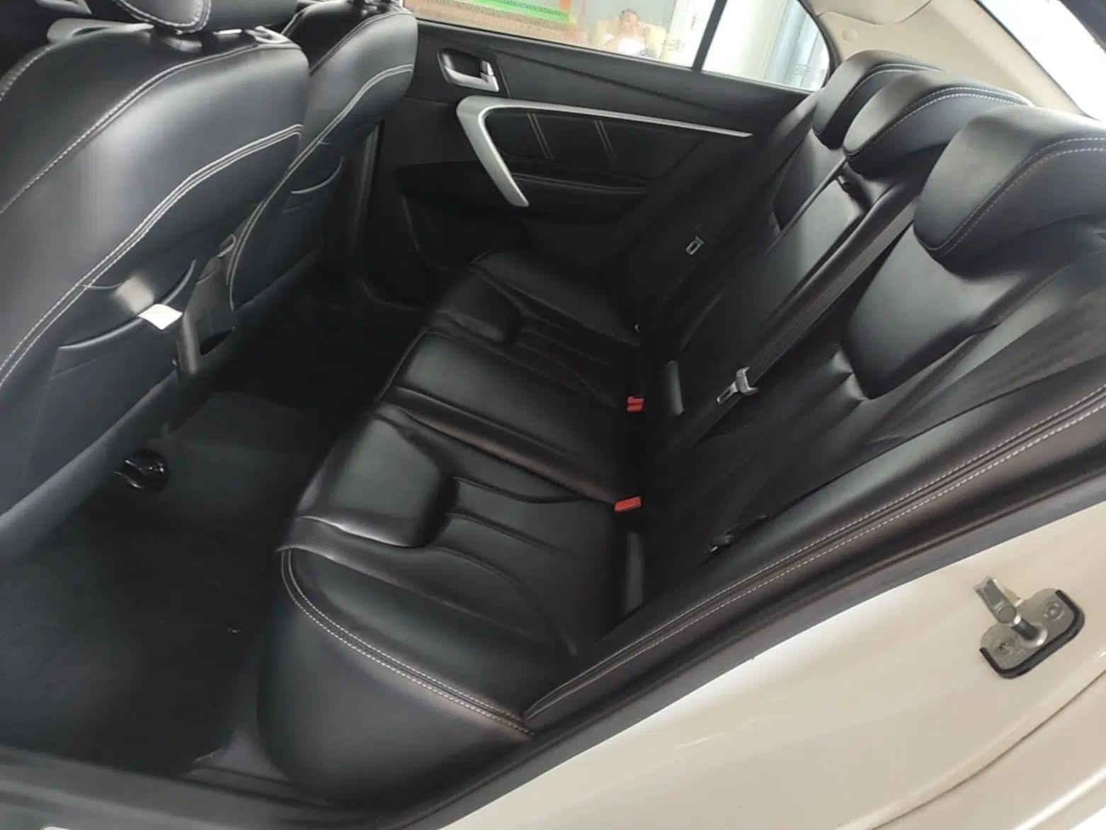 Geely Auto Emgrand 2017 Sedan Million Edition 1.5L CVT Upward Version — миниатюра 20