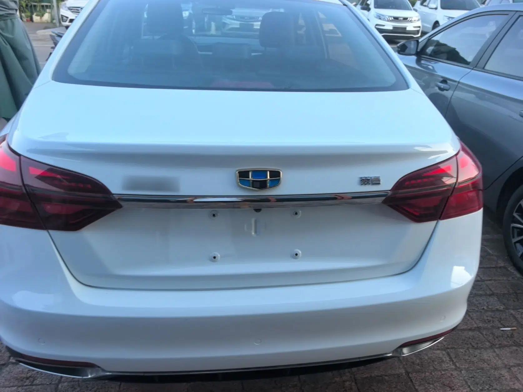 Geely Auto Emgrand 2018 1.5L Manual Upward Connect Edition — миниатюра 5