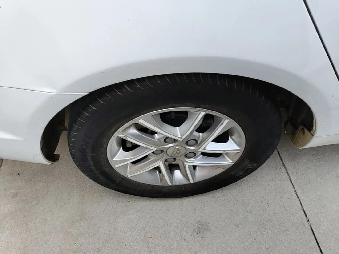 Geely Auto Emgrand 2017 Sedan Million Edition 1.5L Manual Luxury Model — миниатюра 11